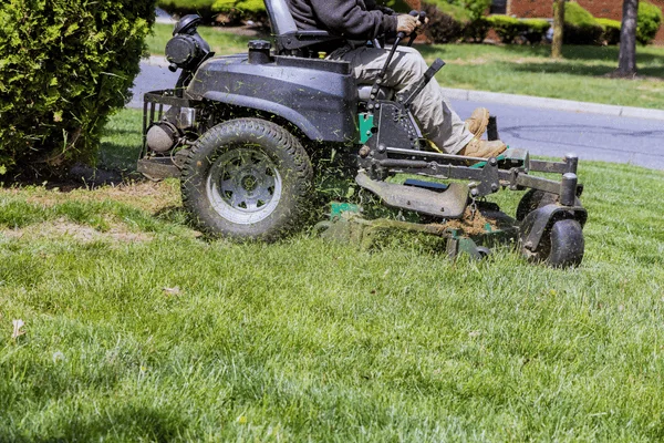 I How to Dispose of an Old Lawn Mower Troupe Waste & Recycling